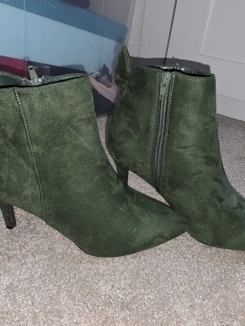 Allegra K Forest Green faux Suede Ankle Bootie with Back Bow. Sz 10